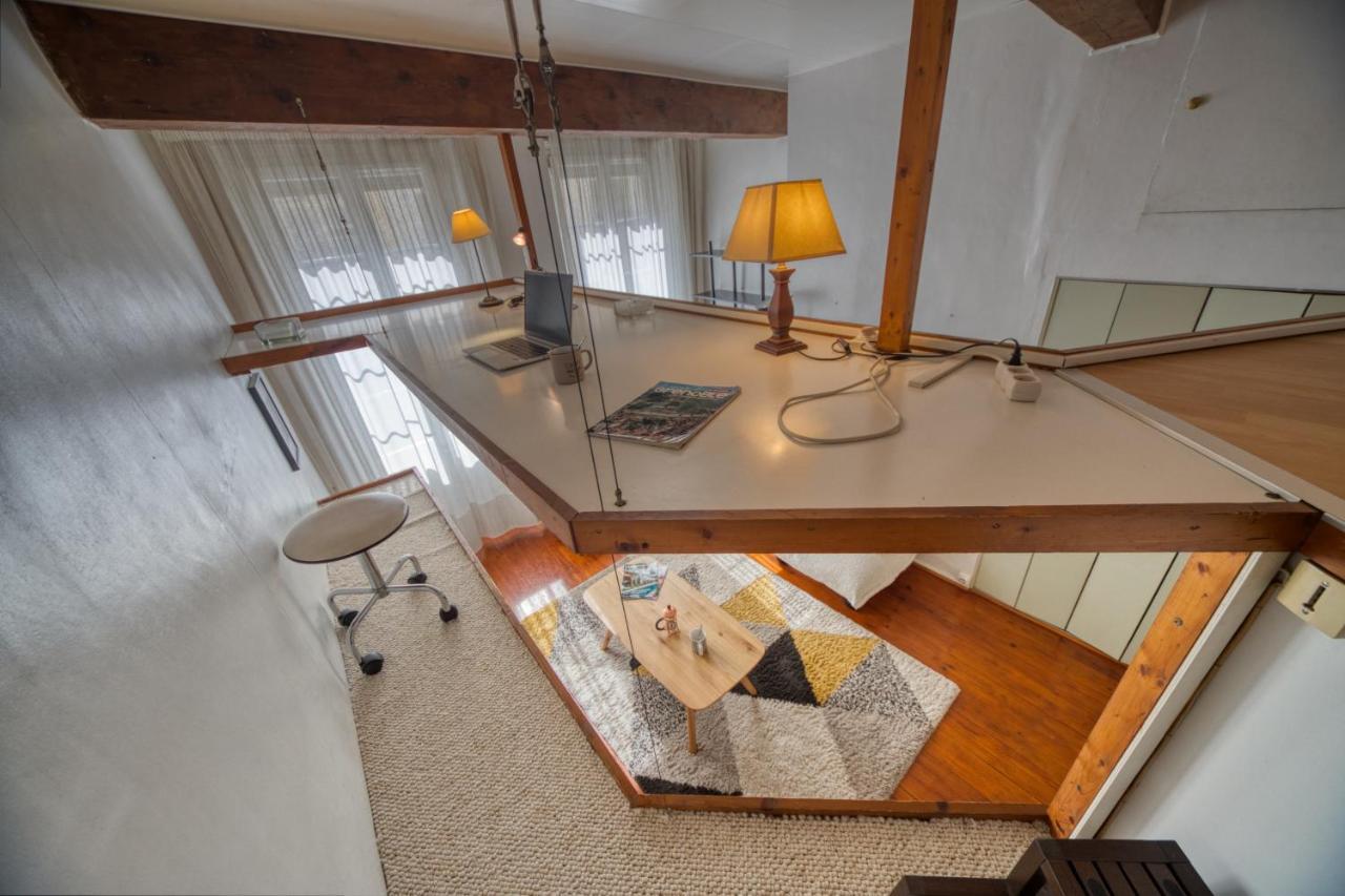 Apartment Atypique - Hypercentre / Place Aux Herbes