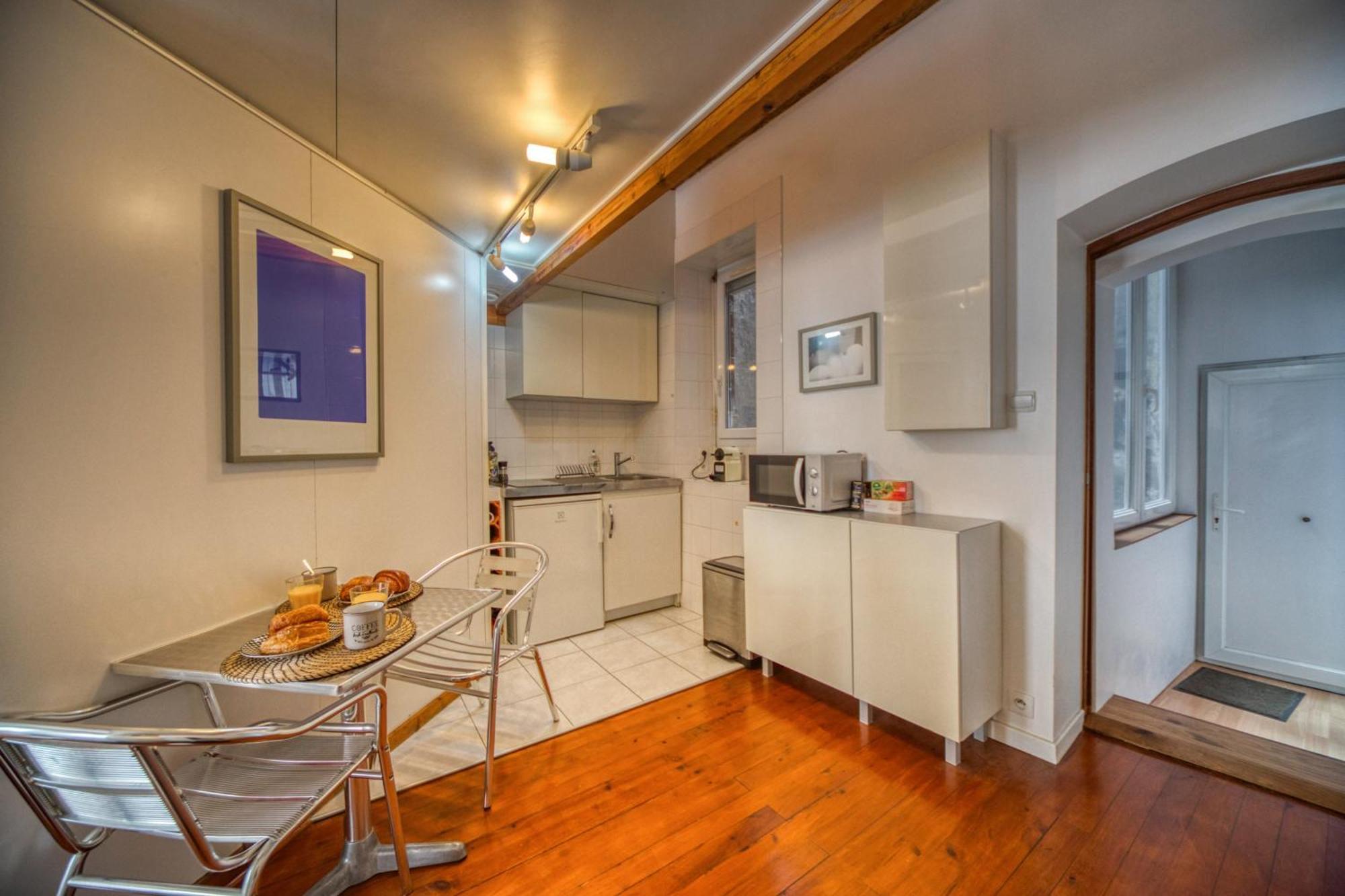 Apartment Atypique - Hypercentre / Place Aux Herbes Grenoble